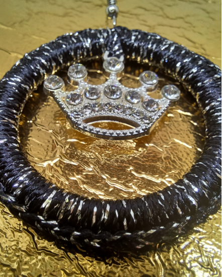 Háčkované  dizajnové náušnice "Ikonický dizajn"